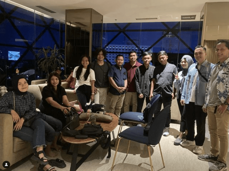 Surat Cinta Untuk Gen Z: Misi Seratus Langkah ke Depan, Mengapa Saya Memilih Membina Gen Z ?