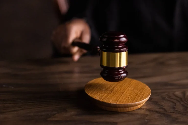 Rule: Menentukan Standar Kebahagiaan, Kesuksesan, dan Kekayaan dalam Hidupmu