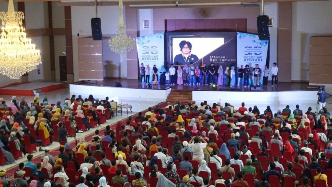 Antara Bisnis dan Kepemimpinan: Kunci Kesuksesan di Prommunity
