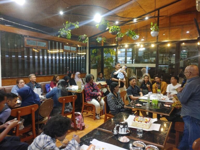 Kopdar Prommunity di Surabaya: Menginstal Pola Pikir, Vibrasi Positif, dan Materialisasi Impian